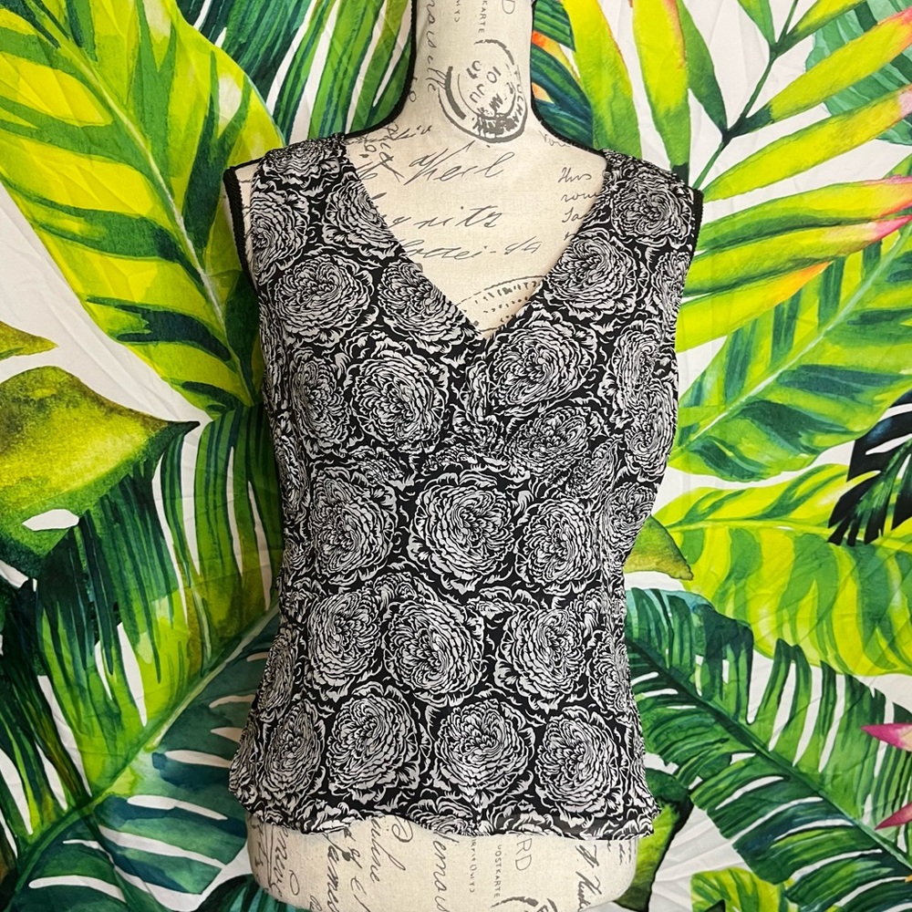 Ann Taylor 10P Black White Floral Silk Belted V Neck Sleeveless Office Blouse